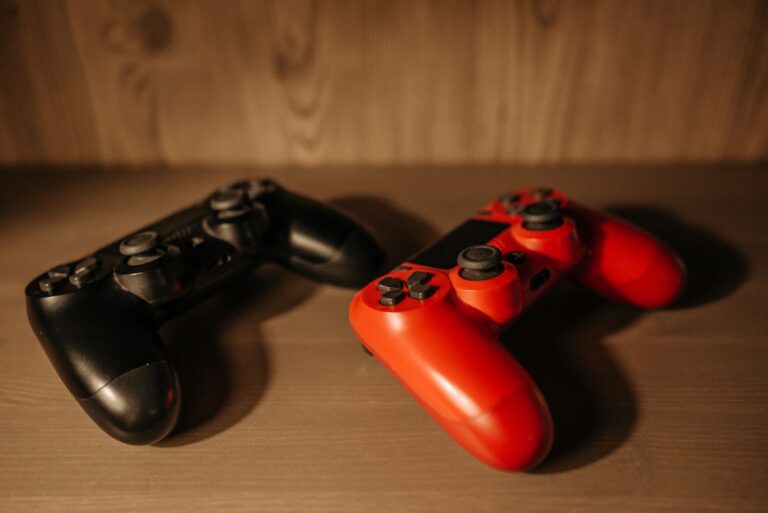 CONTROL Resonant game